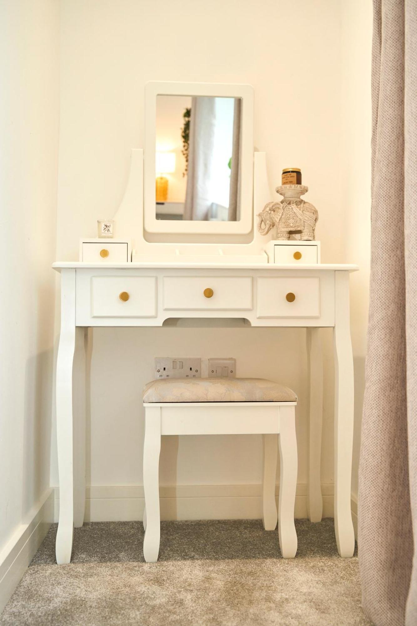 Stylish Event & Family For 12 In With Hot Tub
