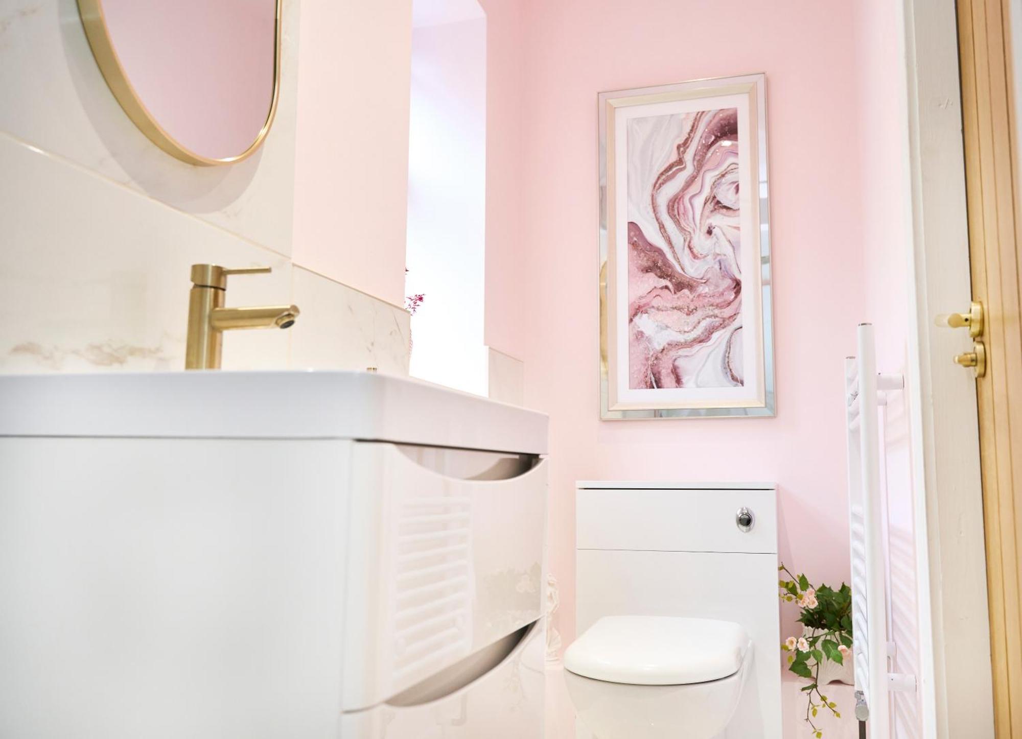 Stylish Event & Family For 12 In With Hot Tub