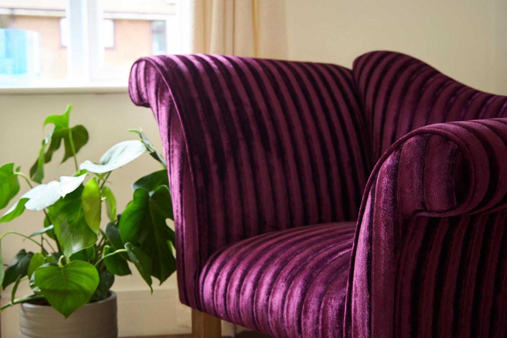 Stylish Event & Family For 12 In With Hot Tub Holiday home