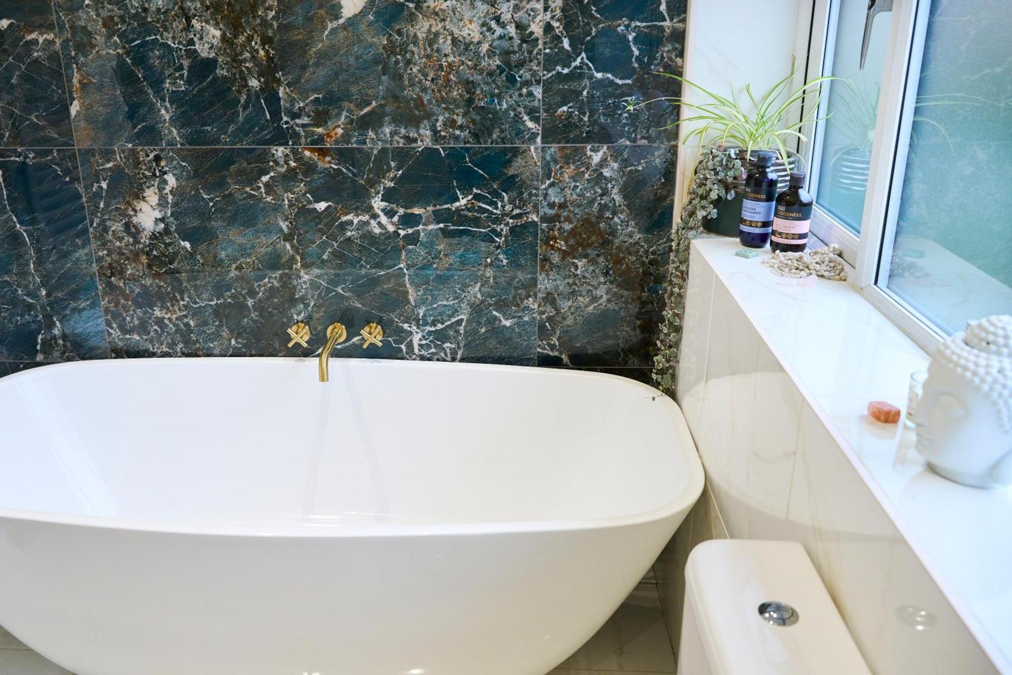 Stylish Event & Family For 12 In With Hot Tub * Manchester