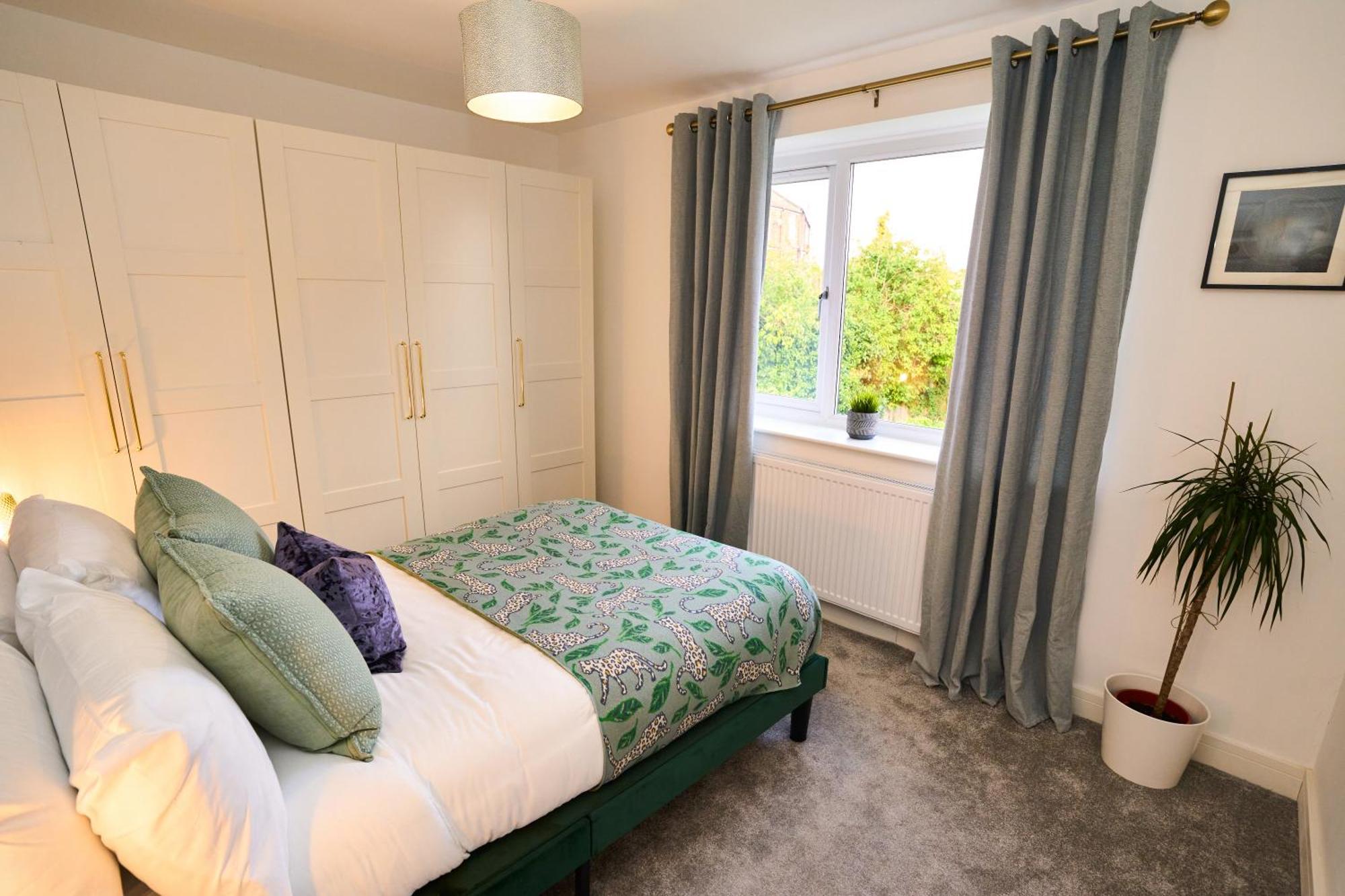 Stylish Event & Family For 12 In With Hot Tub *