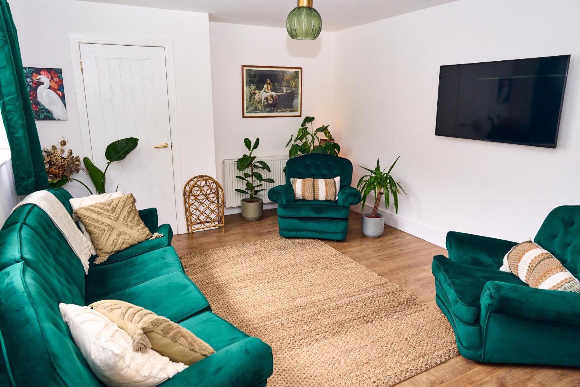 Holiday home Stylish Event & Family For 12 In With Hot Tub Manchester