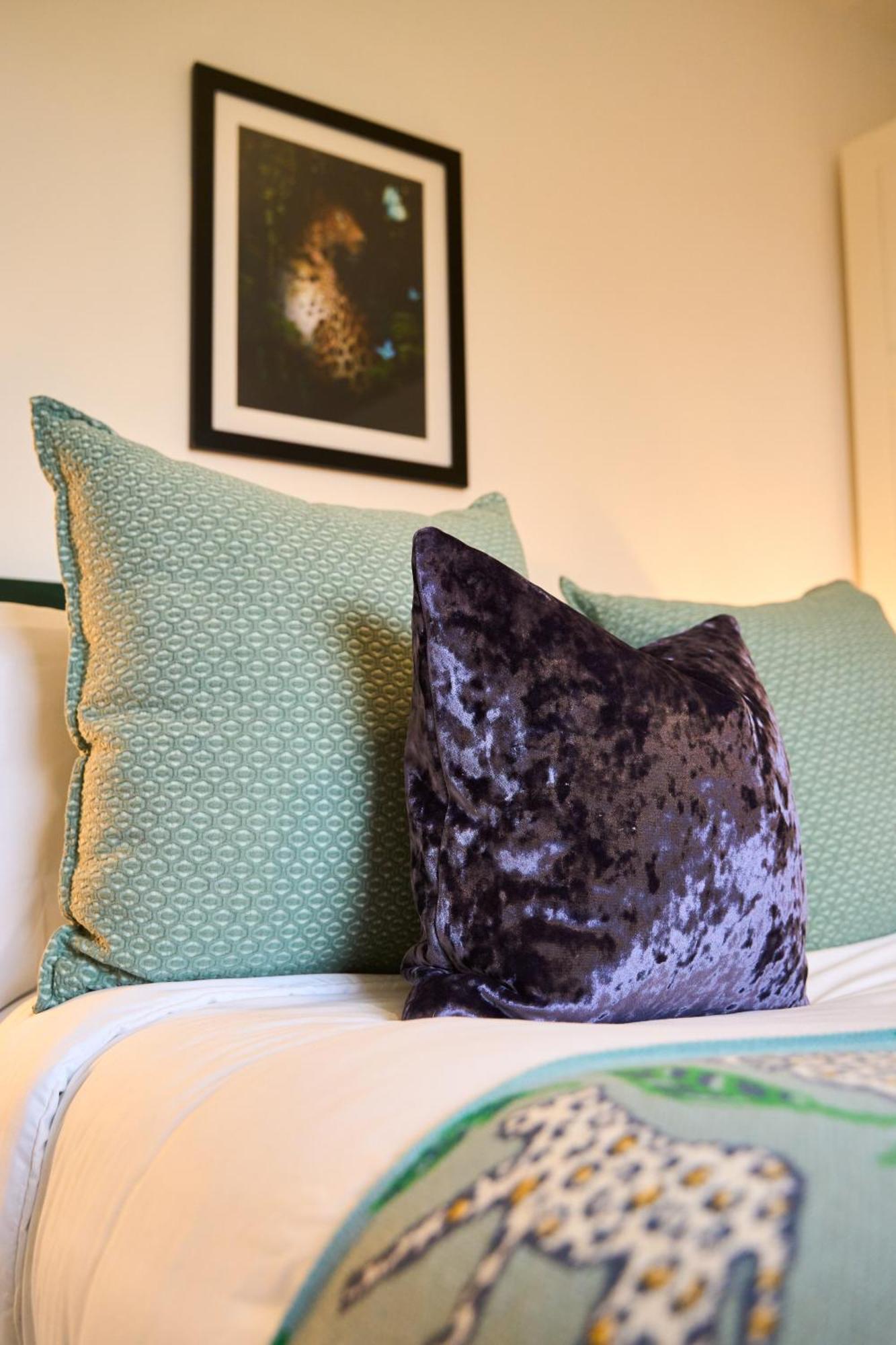 Holiday home Stylish Event & Family For 12 In With Hot Tub Manchester