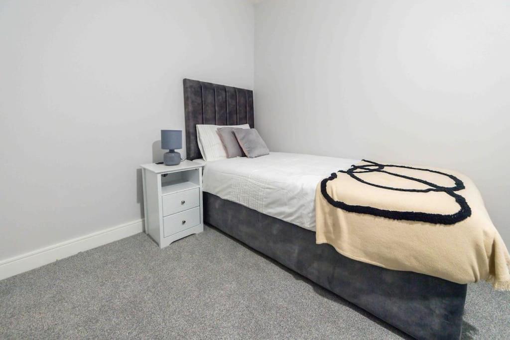Vakantiehuis Beautiful, Peaceful, 5 Bedroom With Hot Tub!