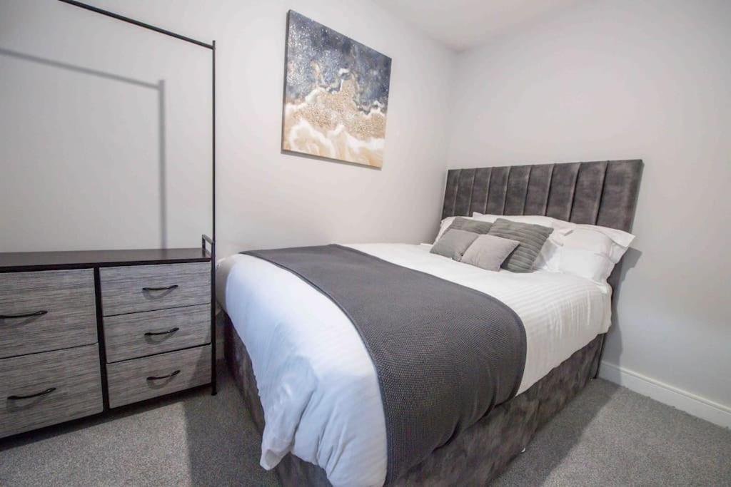 Beautiful, Peaceful, 5 Bedroom With Hot Tub! Manchester