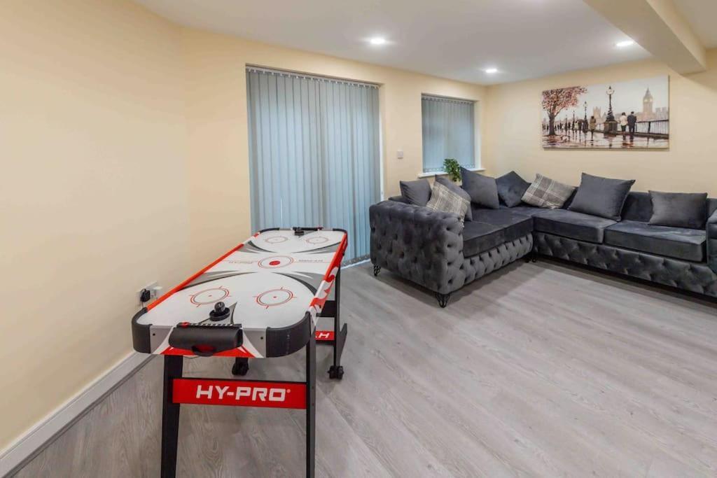 Vakantiehuis Beautiful, Peaceful, 5 Bedroom With Hot Tub!