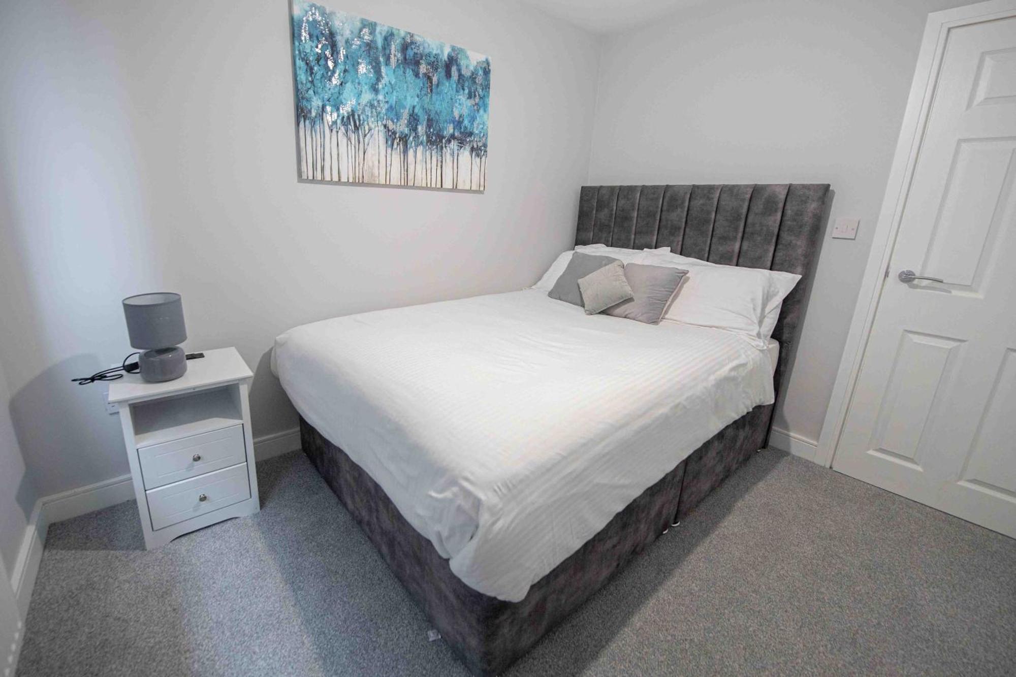 Vakantiehuis Beautiful, Peaceful, 5 Bedroom With Hot Tub!