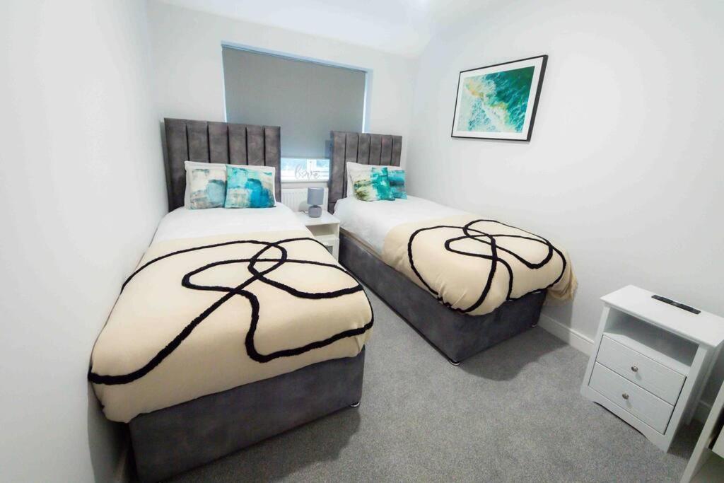 Beautiful, Peaceful, 5 Bedroom With Hot Tub! * Manchester