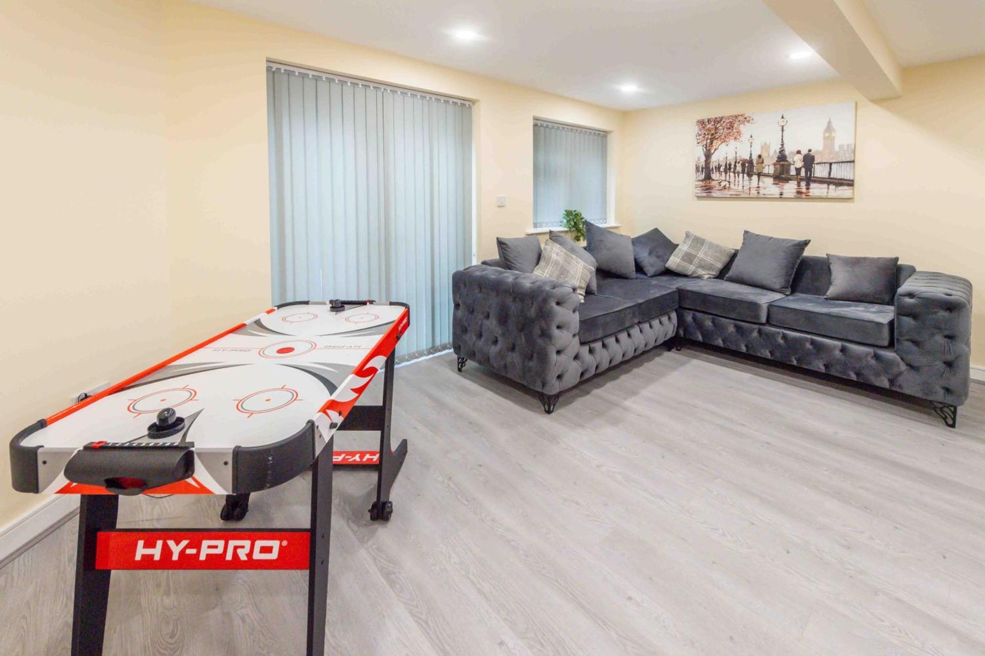 Beautiful, Peaceful, 5 Bedroom With Hot Tub! Manchester