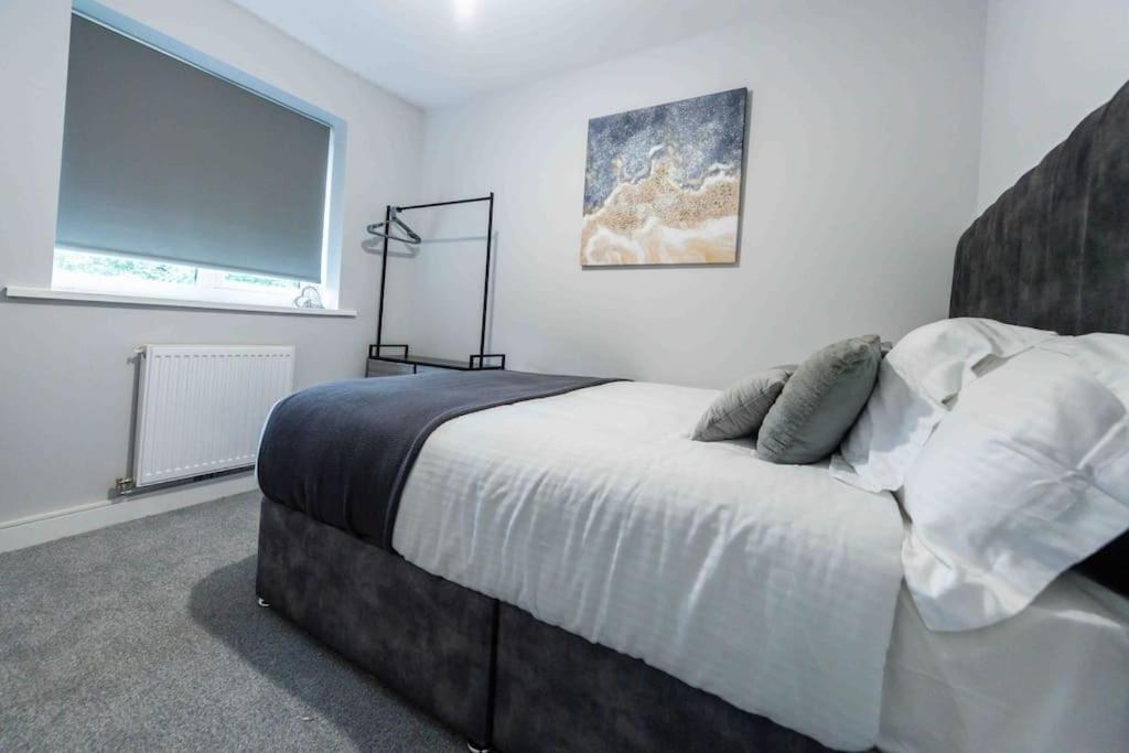 Beautiful, Peaceful, 5 Bedroom With Hot Tub! Vakantiehuis