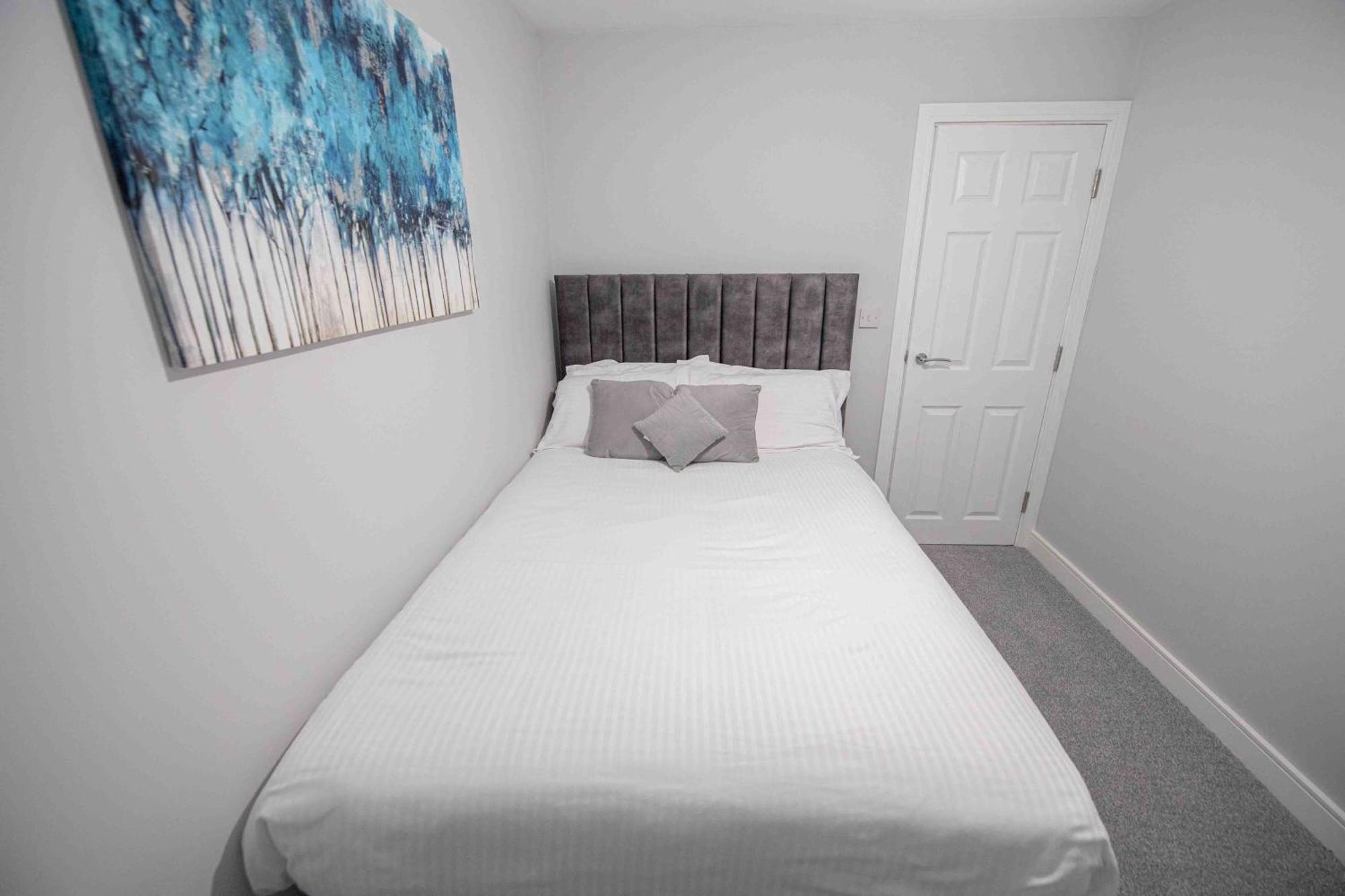 Beautiful, Peaceful, 5 Bedroom With Hot Tub!