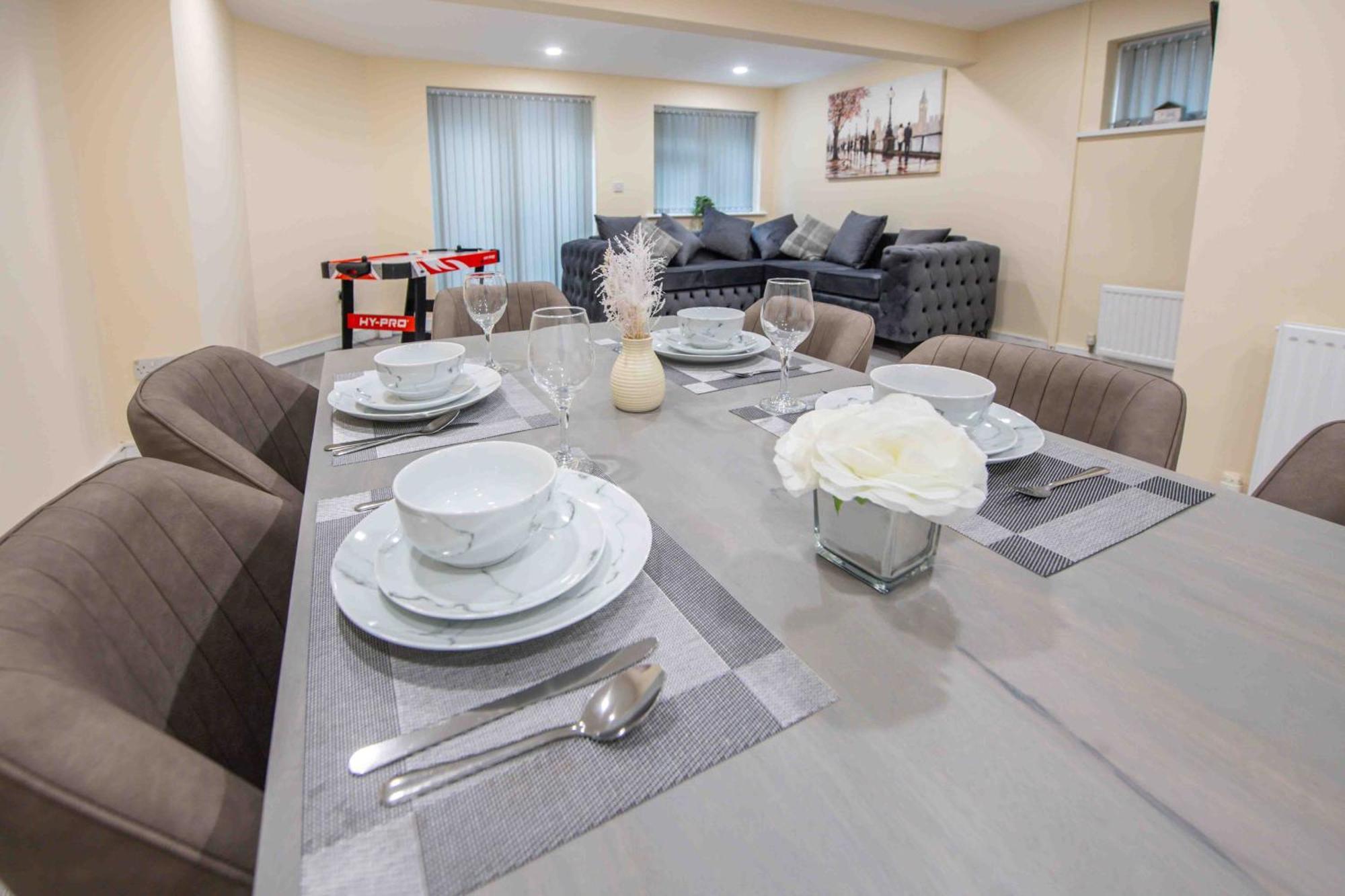 Beautiful, Peaceful, 5 Bedroom With Hot Tub! Vakantiehuis Manchester
