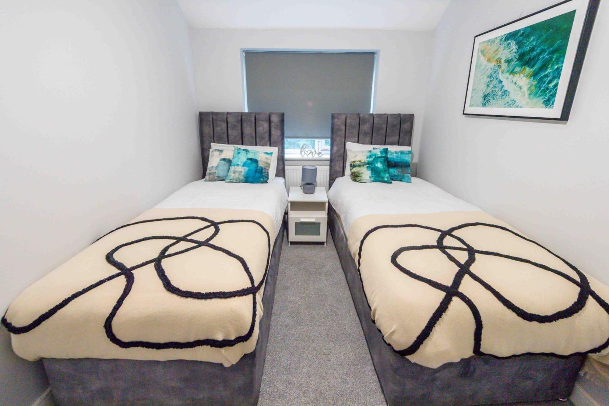 Beautiful, Peaceful, 5 Bedroom With Hot Tub!