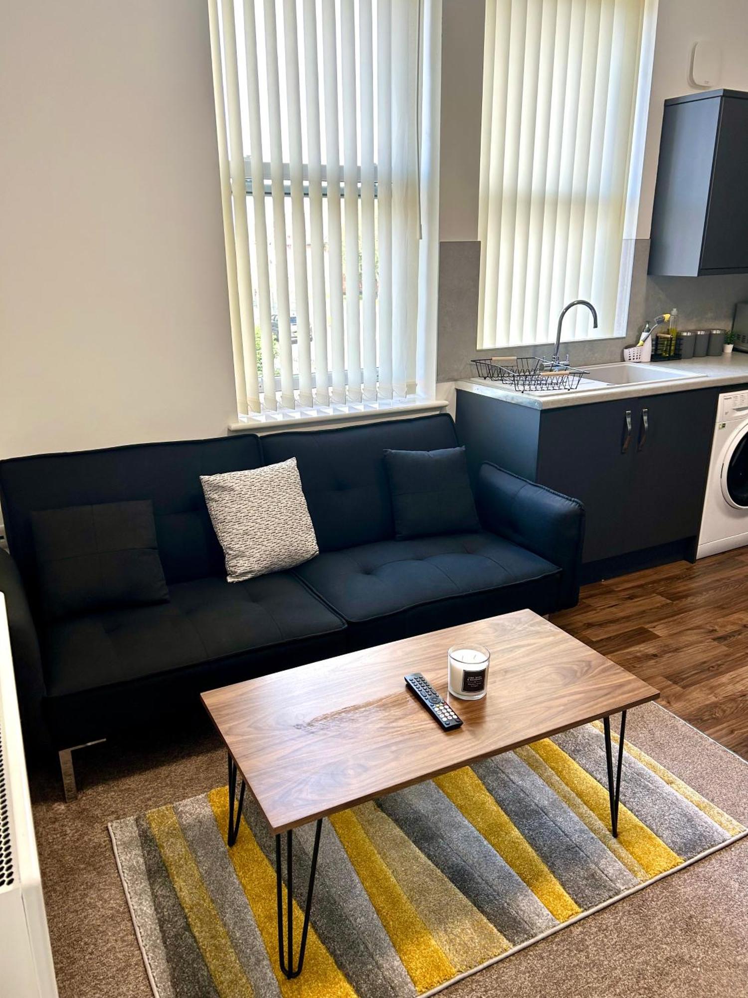 Failsworth 6 With Free Gated Parking Manchester