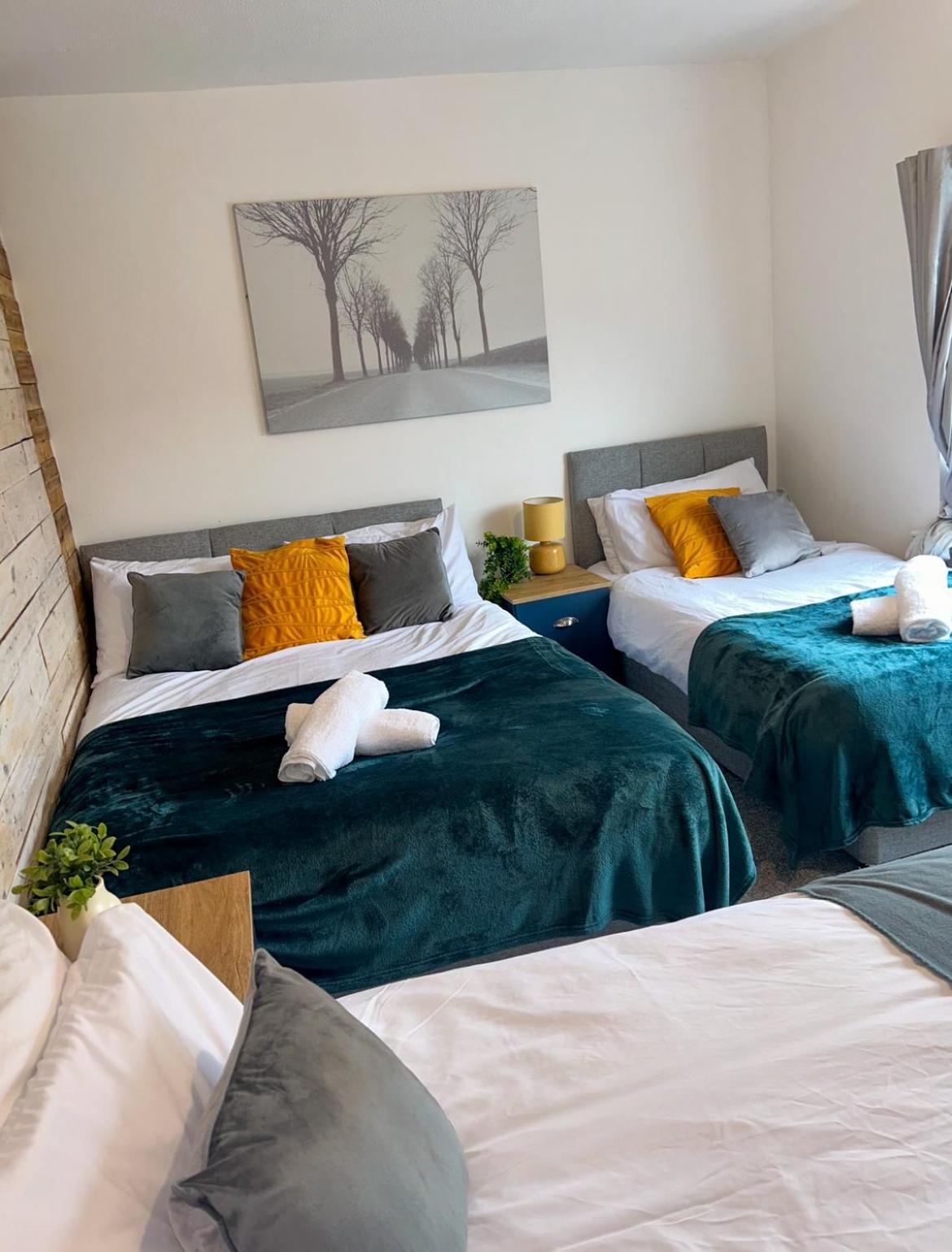 Lovely 3 Bedroom In -sleep 7 Manchester