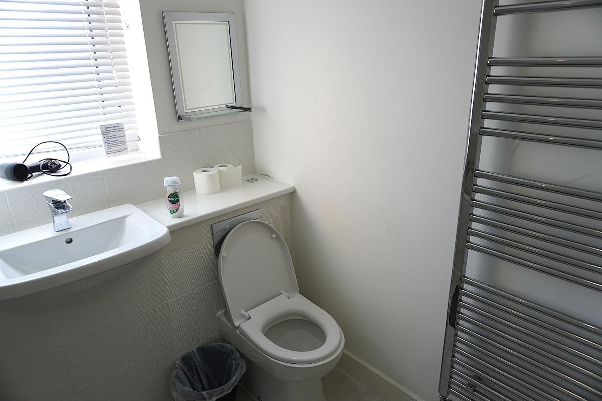 Luxury - Pick A - Free Parking & Kitchen Access, Near Etihad Stadium, The Coop Live & Piccadilly Station, * Manchester