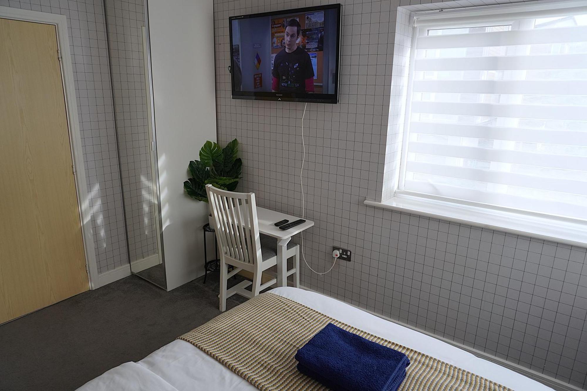 Luxury - Pick A - Free Parking & Kitchen Access, Near Etihad Stadium, The Coop Live & Piccadilly Station, * Manchester