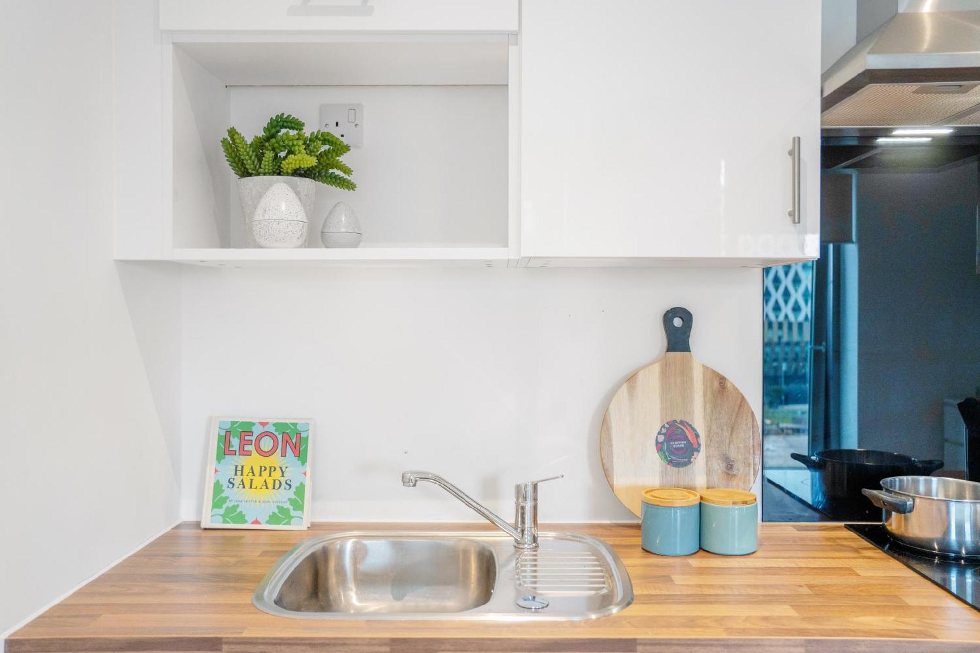 New! Media 1br Free Wifi Manchester