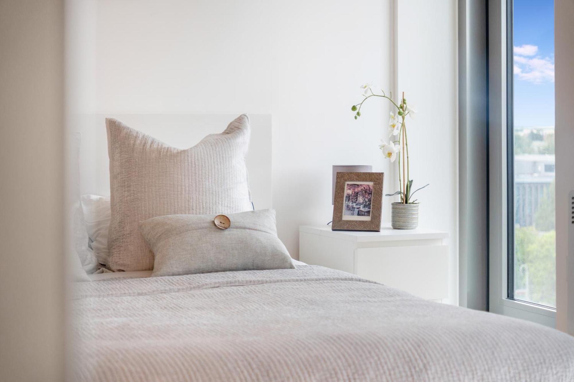 Apartment New! Media 1br Free Wifi *