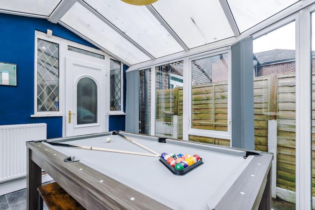 Stylish Home, Games Room, Sleeps 6, Large Driveway, Perfect For Groups