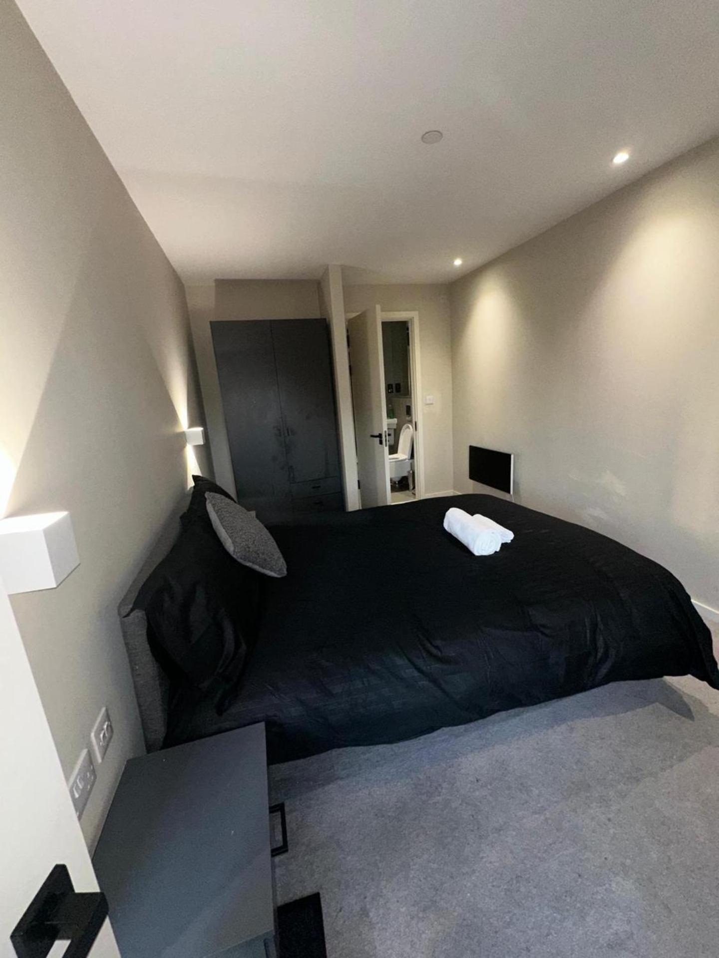 O M Luxurious * Manchester