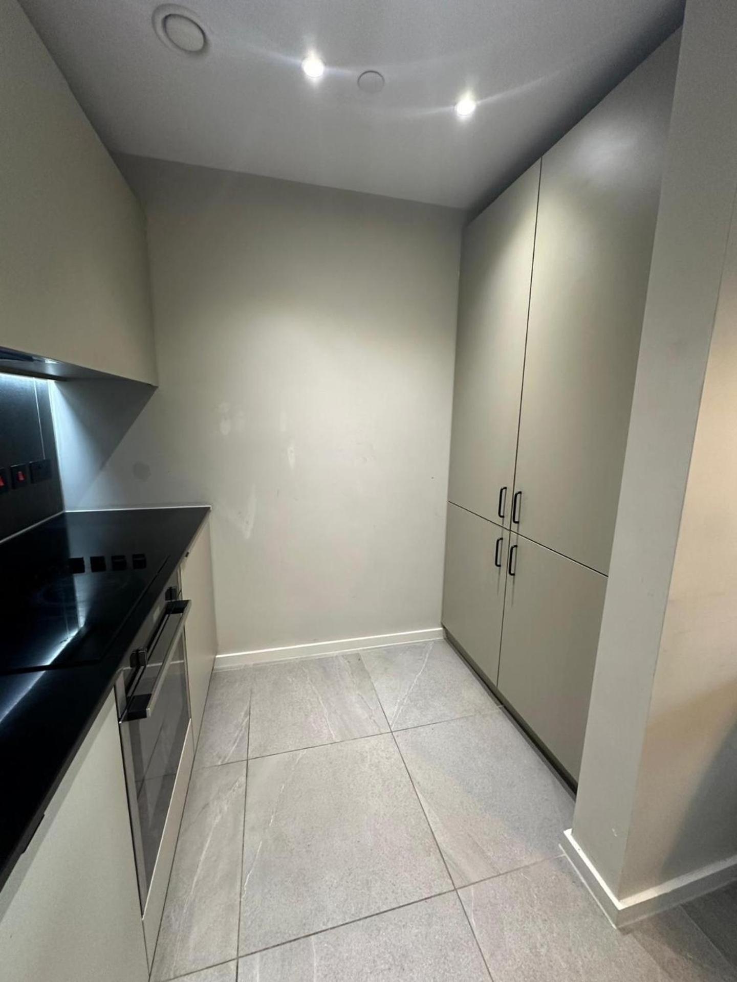 O M Luxurious Apartment *