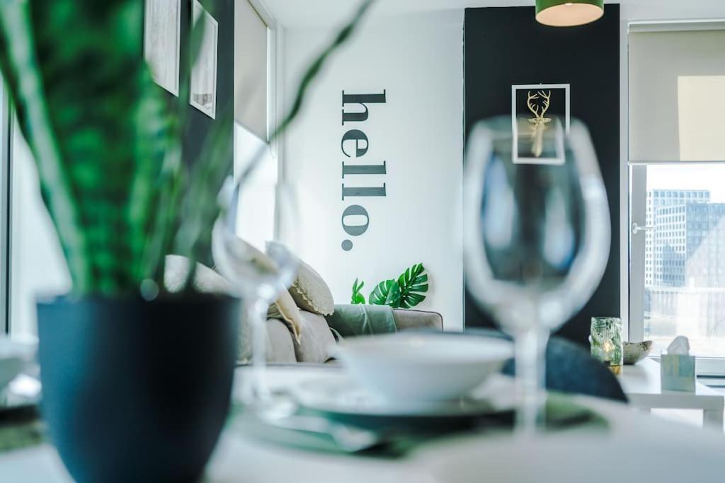 Media 2bed Apartment, Amazing Views, Smart Tv, Perfect For Contractors, Professionals, Families And Leisure Apartment Manchester