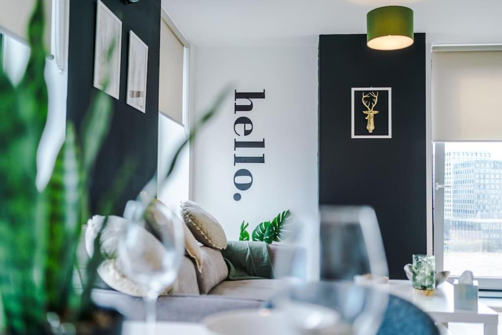 Media 2bed Apartment, Amazing Views, Smart Tv, Perfect For Contractors, Professionals, Families And Leisure Apartment