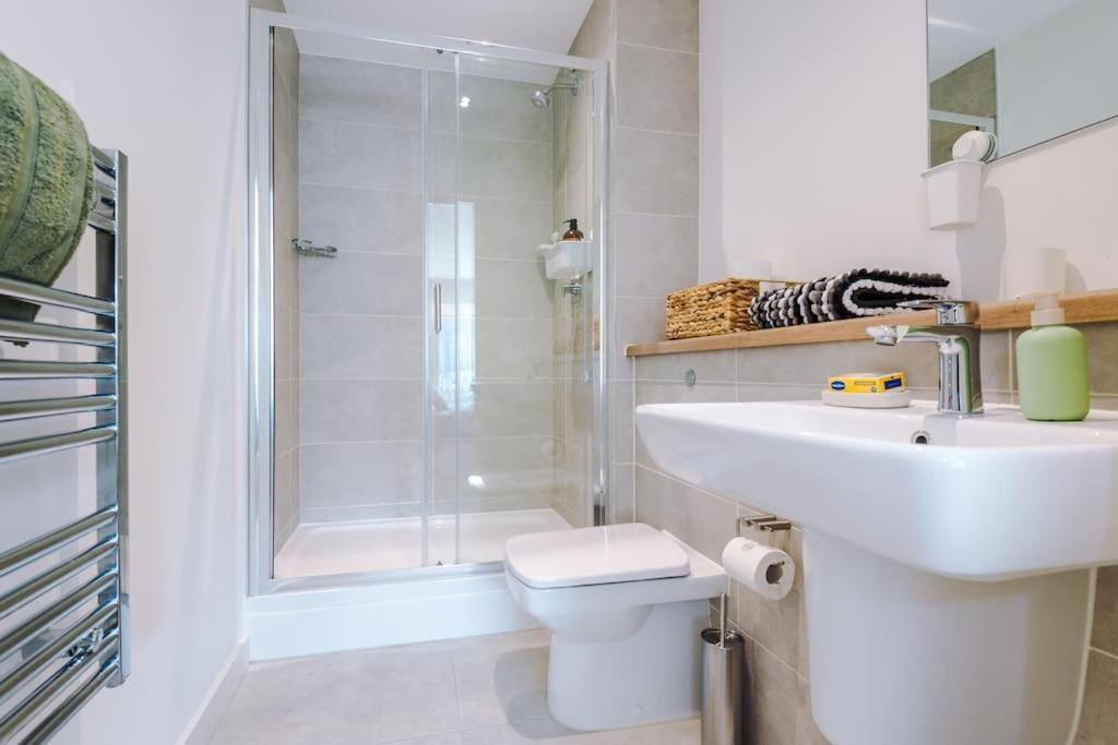 Apartment Media 2bed Apartment, Amazing Views, Smart Tv, Perfect For Contractors, Professionals, Families And Leisure *