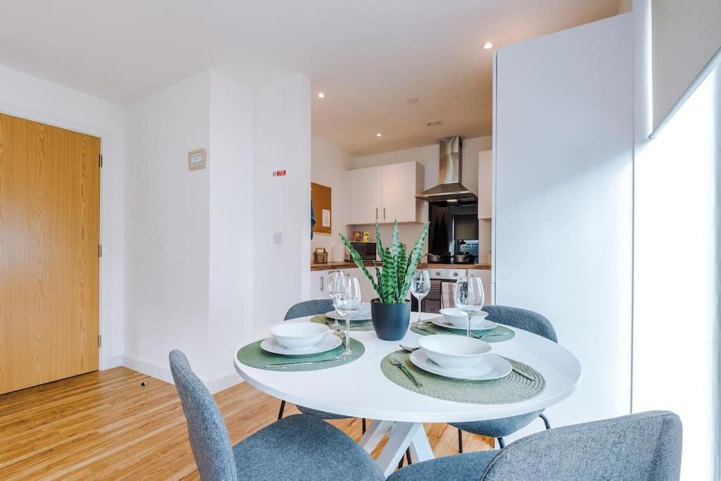Media 2bed Apartment, Amazing Views, Smart Tv, Perfect For Contractors, Professionals, Families And Leisure Manchester