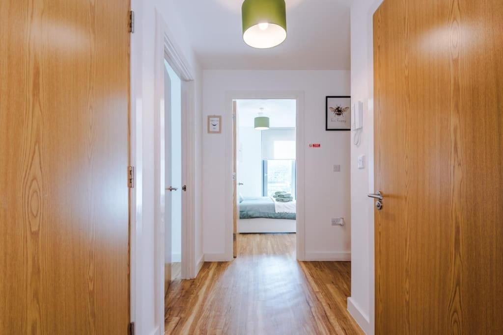 Media 2bed Apartment, Amazing Views, Smart Tv, Perfect For Contractors, Professionals, Families And Leisure