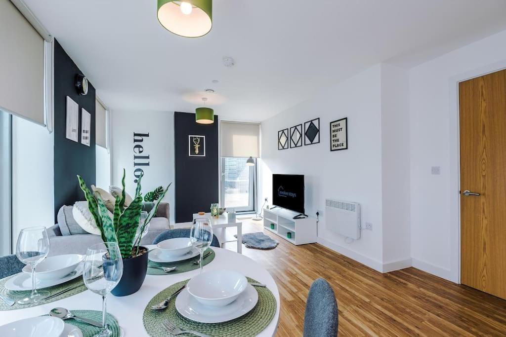 Media 2bed Apartment, Amazing Views, Smart Tv, Perfect For Contractors, Professionals, Families And Leisure *