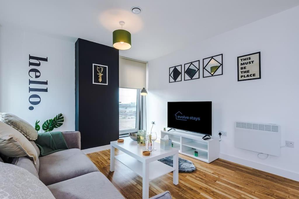 Media 2bed Apartment, Amazing Views, Smart Tv, Perfect For Contractors, Professionals, Families And Leisure