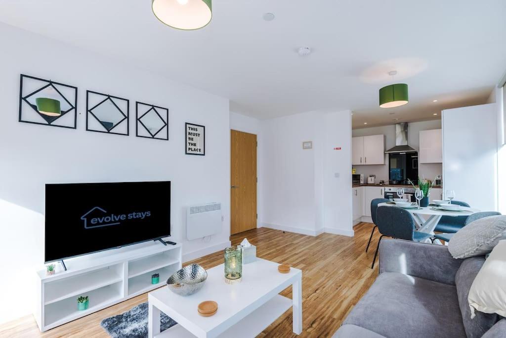 Apartment Media 2bed Apartment, Amazing Views, Smart Tv, Perfect For Contractors, Professionals, Families And Leisure