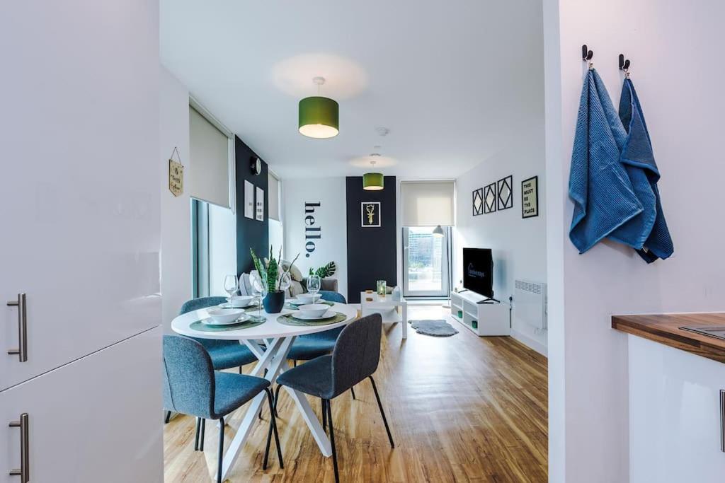 Apartment Media 2bed Apartment, Amazing Views, Smart Tv, Perfect For Contractors, Professionals, Families And Leisure *