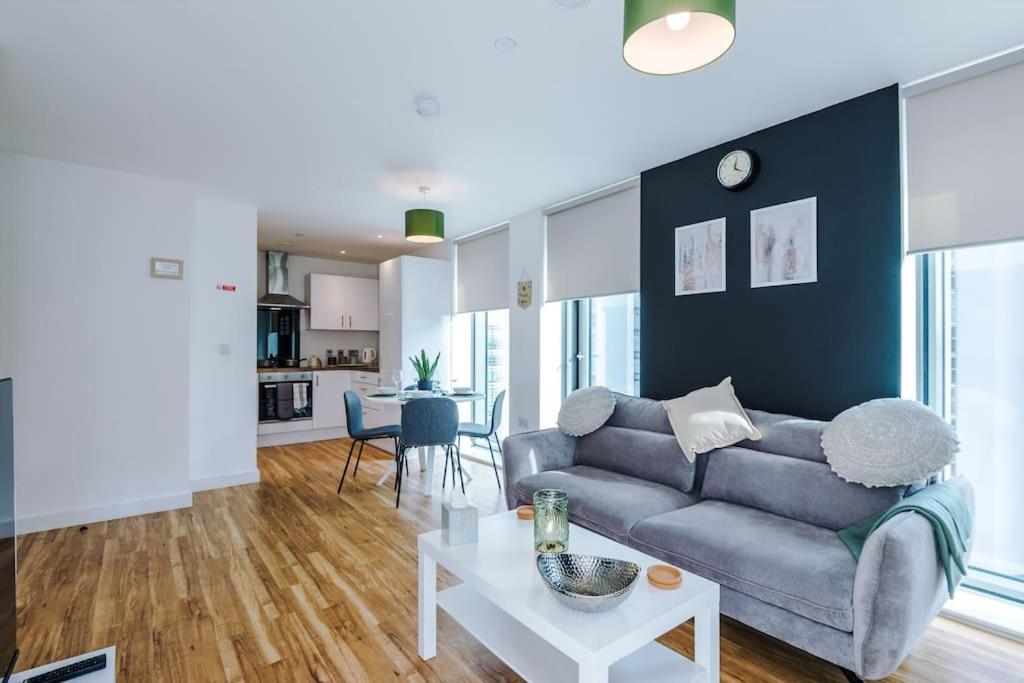 Media 2bed Apartment, Amazing Views, Smart Tv, Perfect For Contractors, Professionals, Families And Leisure