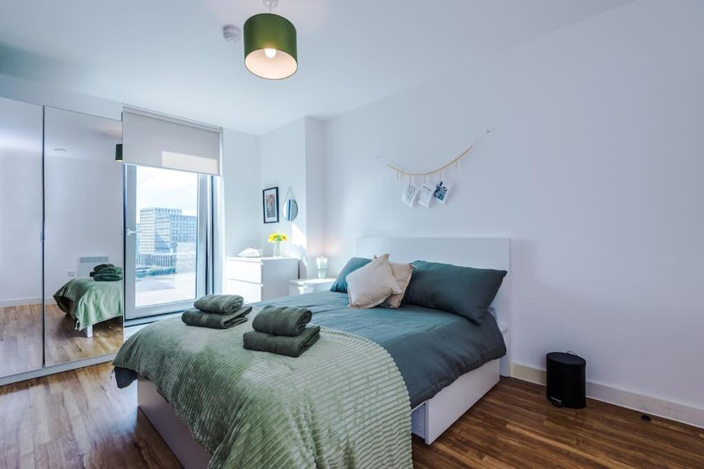 Apartment Media 2bed Apartment, Amazing Views, Smart Tv, Perfect For Contractors, Professionals, Families And Leisure Manchester