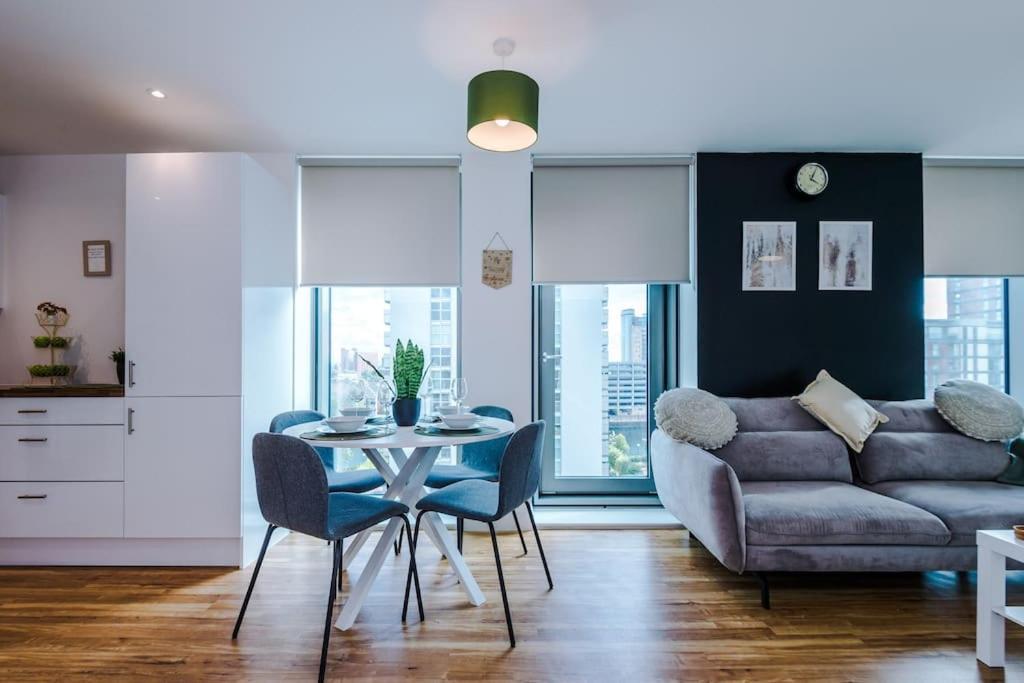 Media 2bed Apartment, Amazing Views, Smart Tv, Perfect For Contractors, Professionals, Families And Leisure *