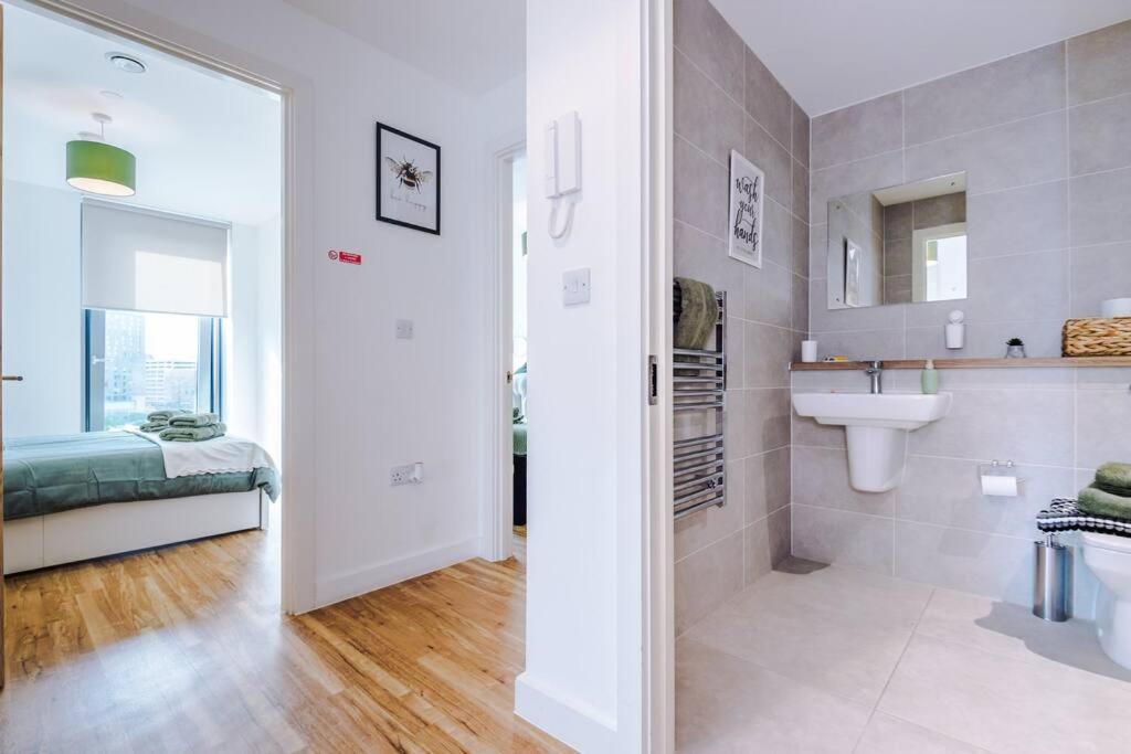 Media 2bed Apartment, Amazing Views, Smart Tv, Perfect For Contractors, Professionals, Families And Leisure * Manchester