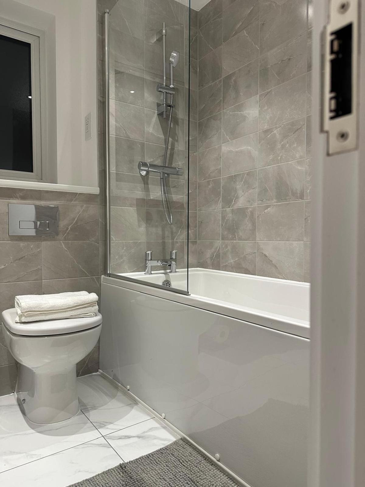Lush Double With Shared Bathroom Accommodatie bij particulieren