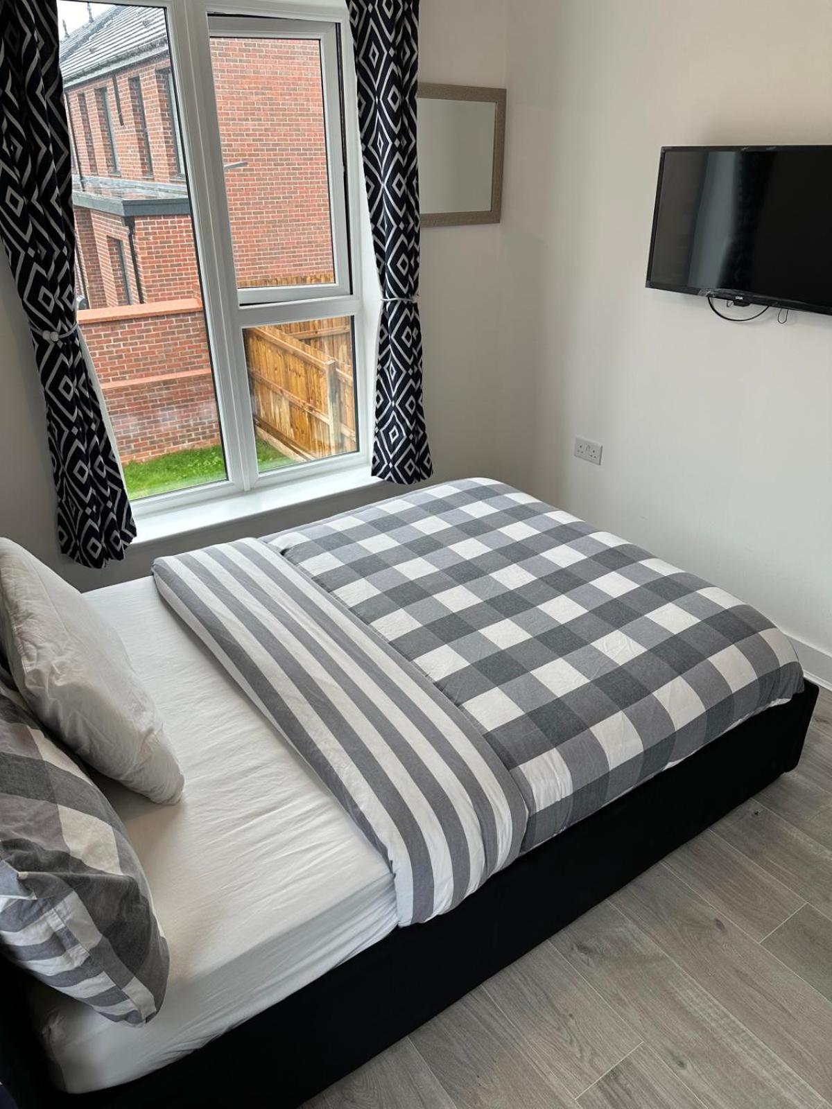 Lush Double With Shared Bathroom Accommodatie bij particulieren *