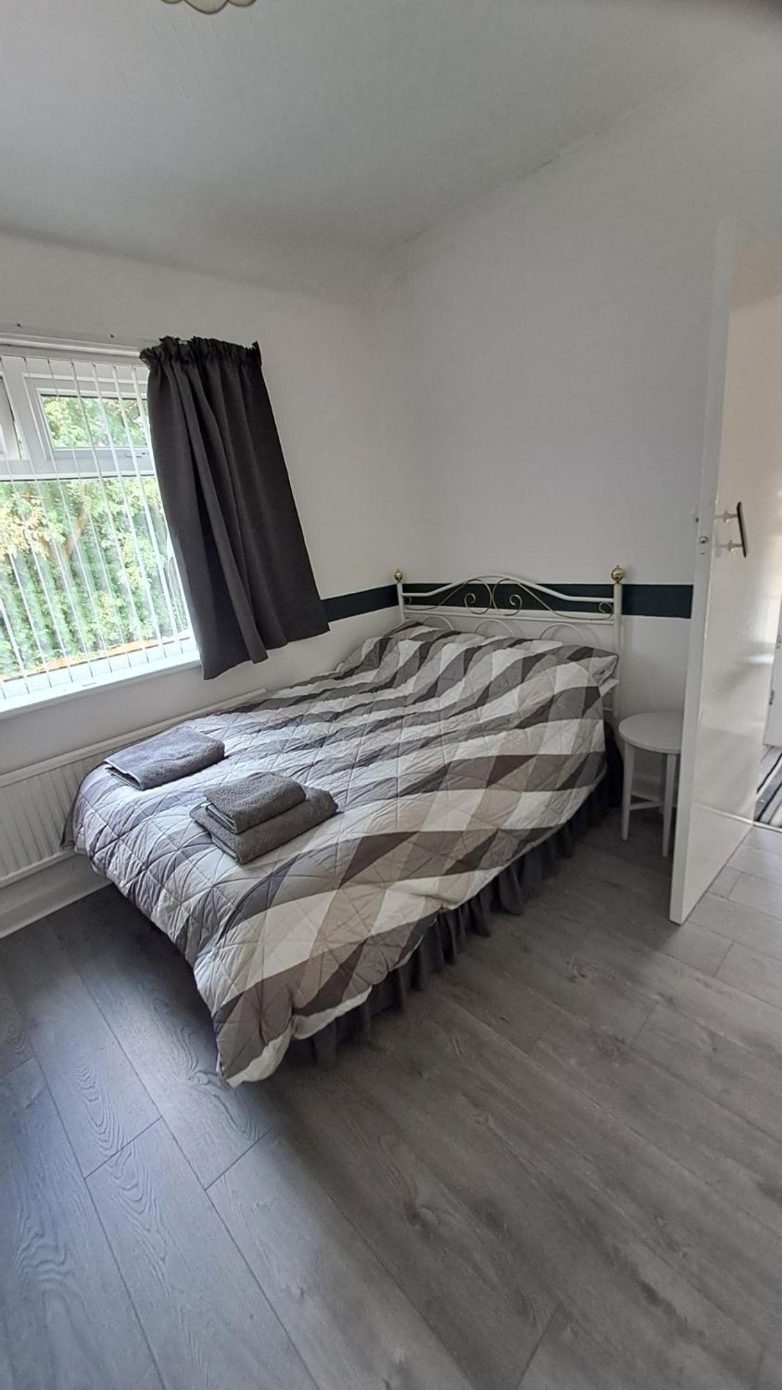 Dalton House - Three Bedroom Stretford Free Parking Near The Trafford Centre Holiday home *