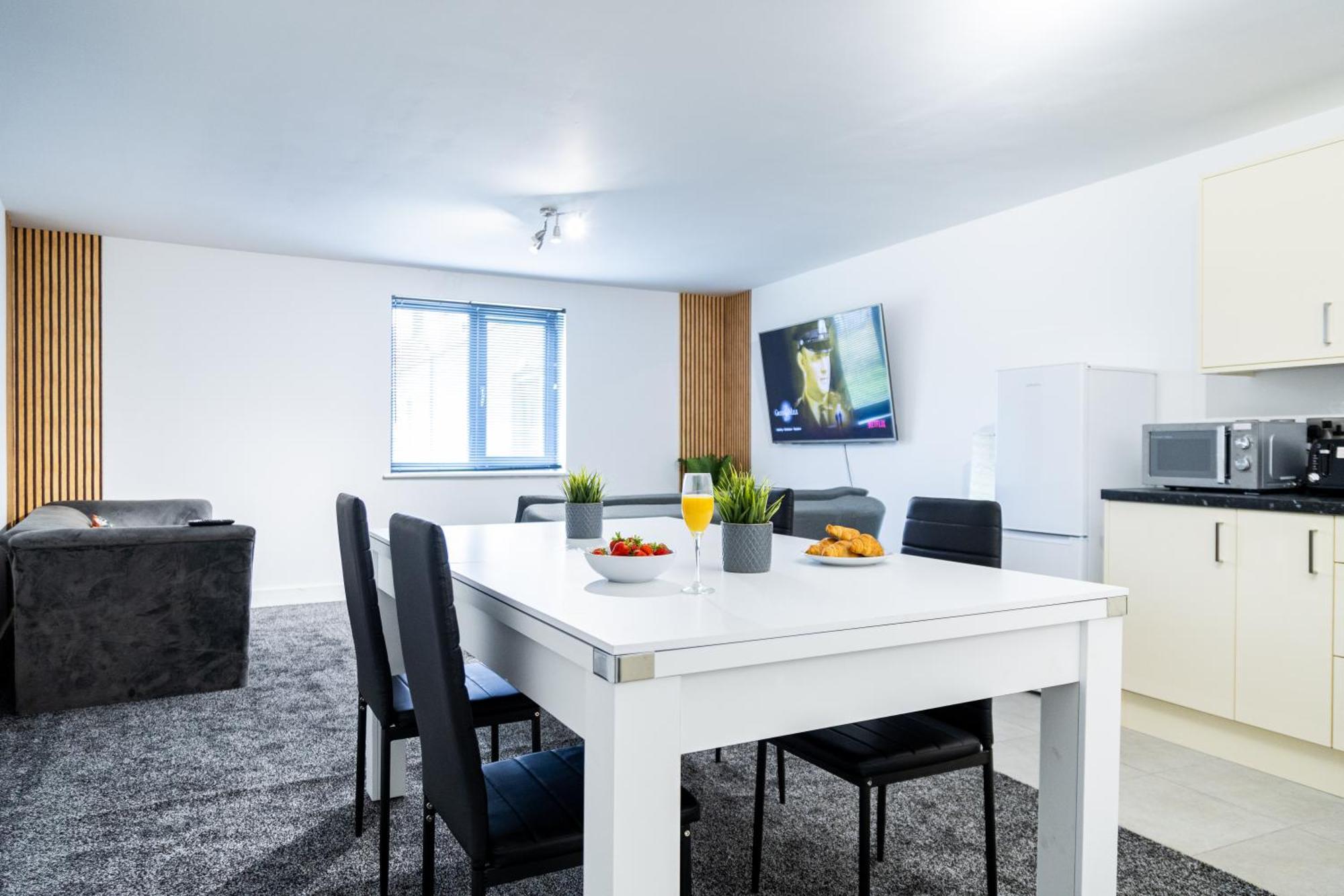 Spacious Ground Floor Near Old Trafford Stadium
