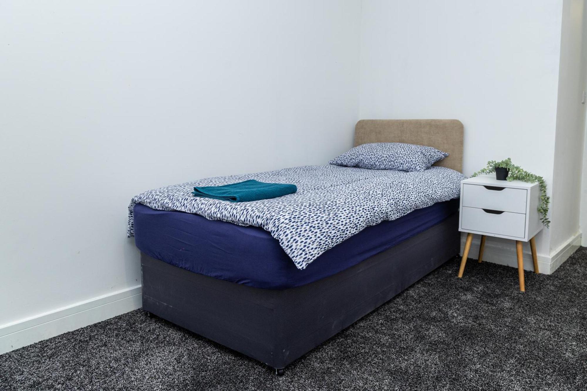 Spacious Ground Floor Near Old Trafford Stadium Apartment Manchester