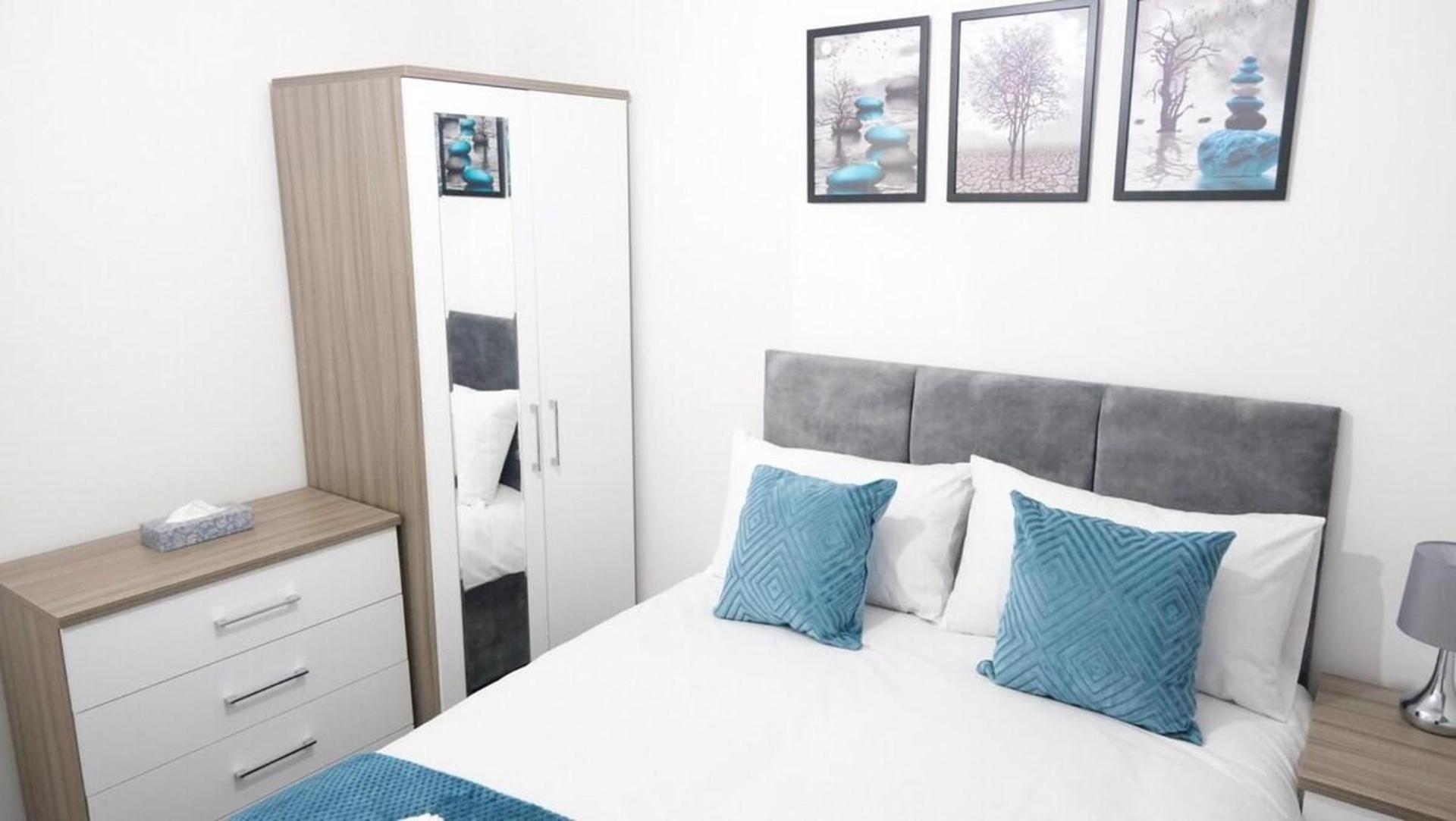 - 3 Bedroom House - Sleeps 5 - Etihcity Holiday home