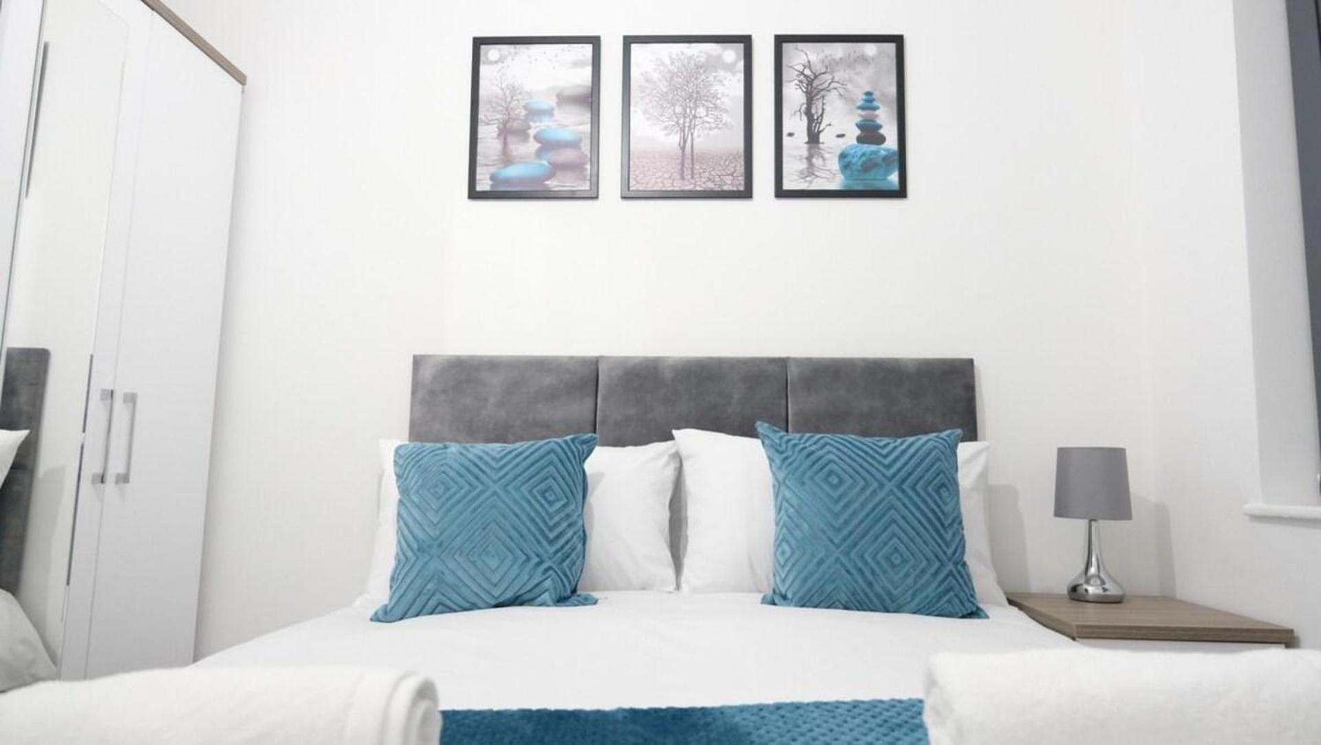 - 3 Bedroom House - Sleeps 5 - Etihcity *
