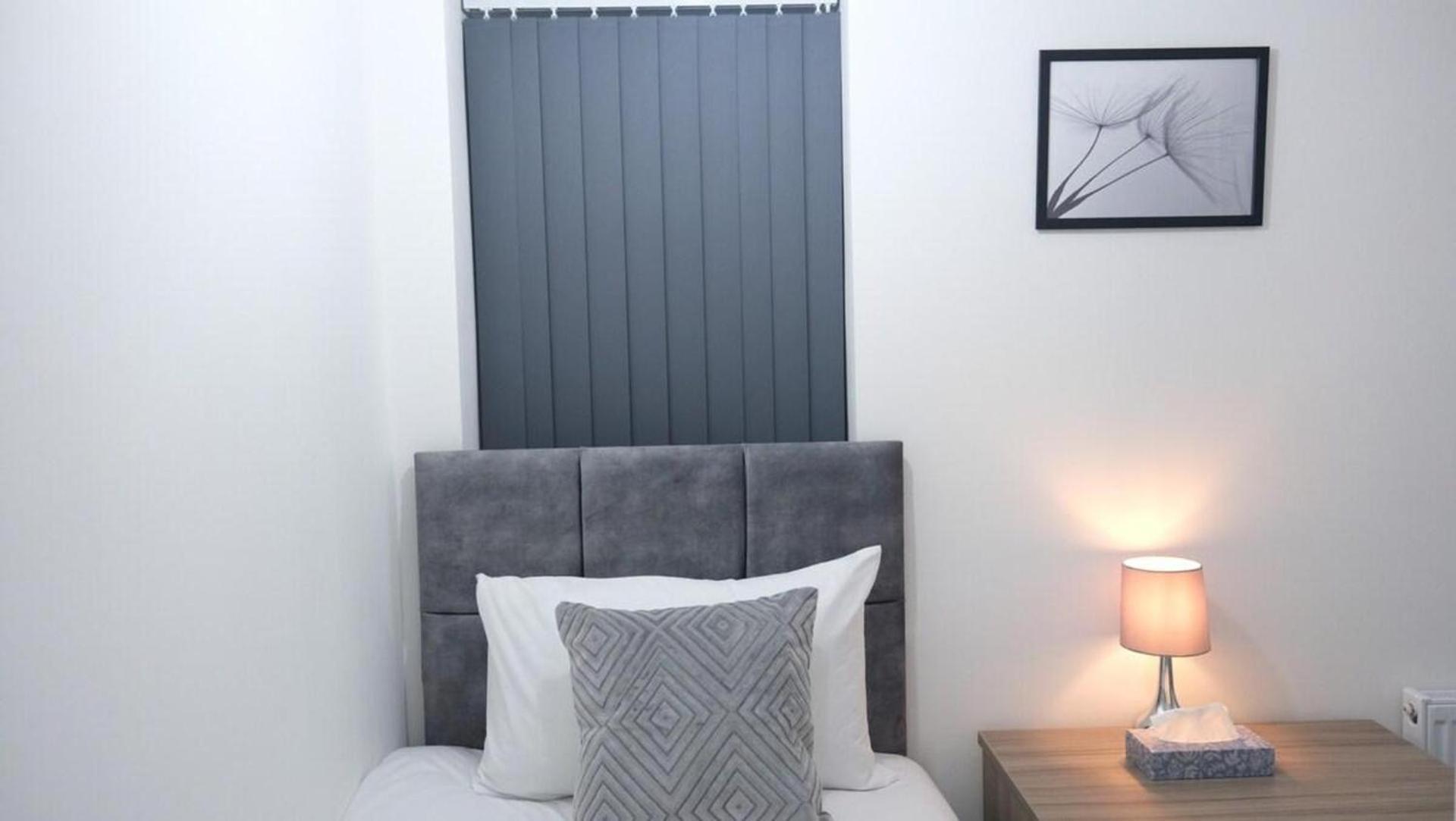 Holiday home - 3 Bedroom House - Sleeps 5 - Etihcity