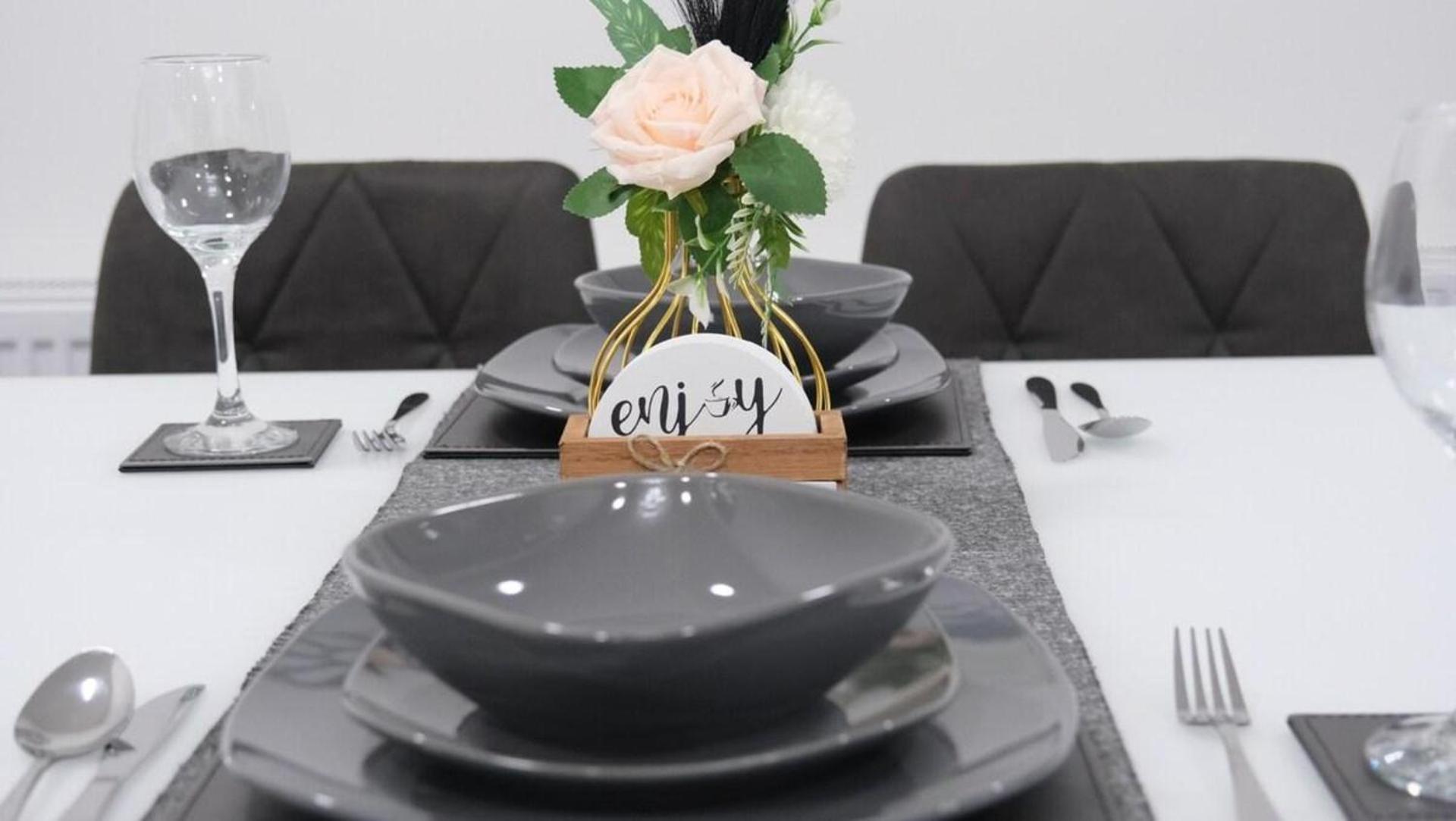 - 3 Bedroom House - Sleeps 5 - Etihcity Manchester