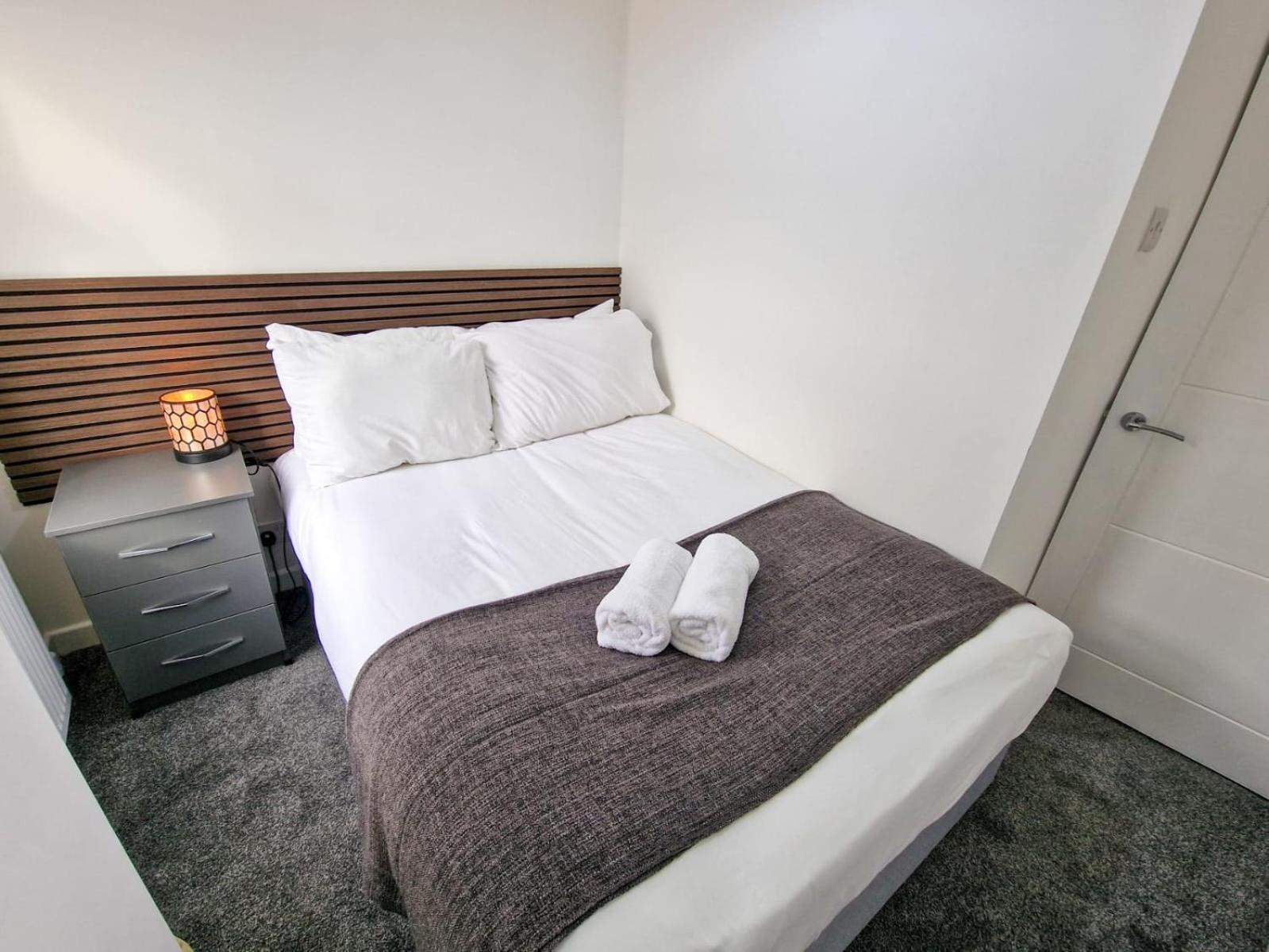 Holiday home Sleeps 16 Etihad Coop Live By Superhost