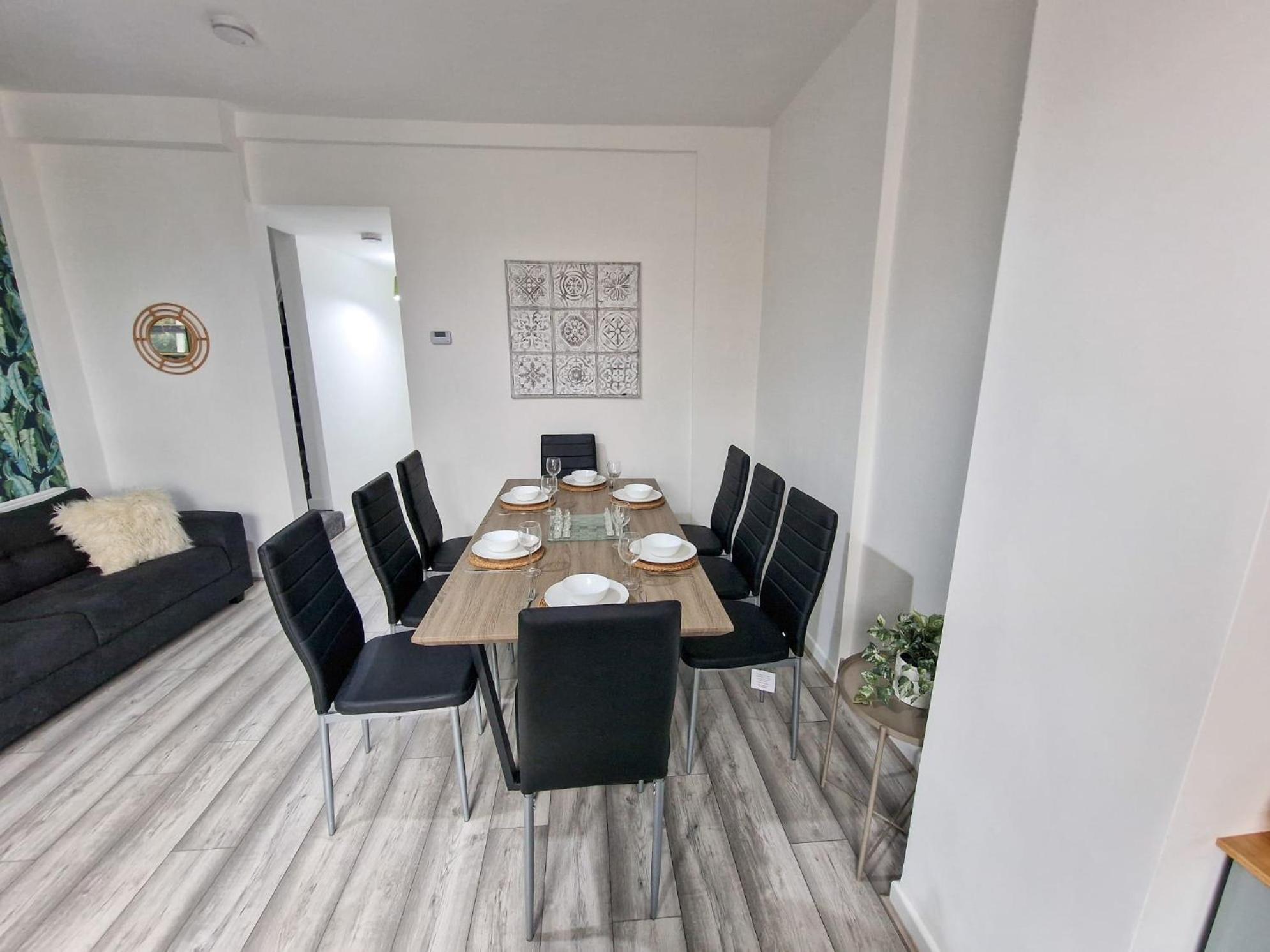 Sleeps 16 Etihad Coop Live By Superhost